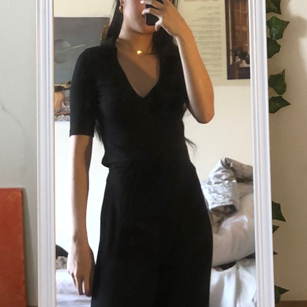 Cropped V-Neck Collared Polo Shirt